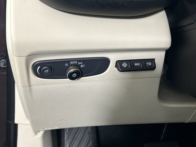 Used 2021 Buick Envision Avenir w/ Technology Package II FWD image 18