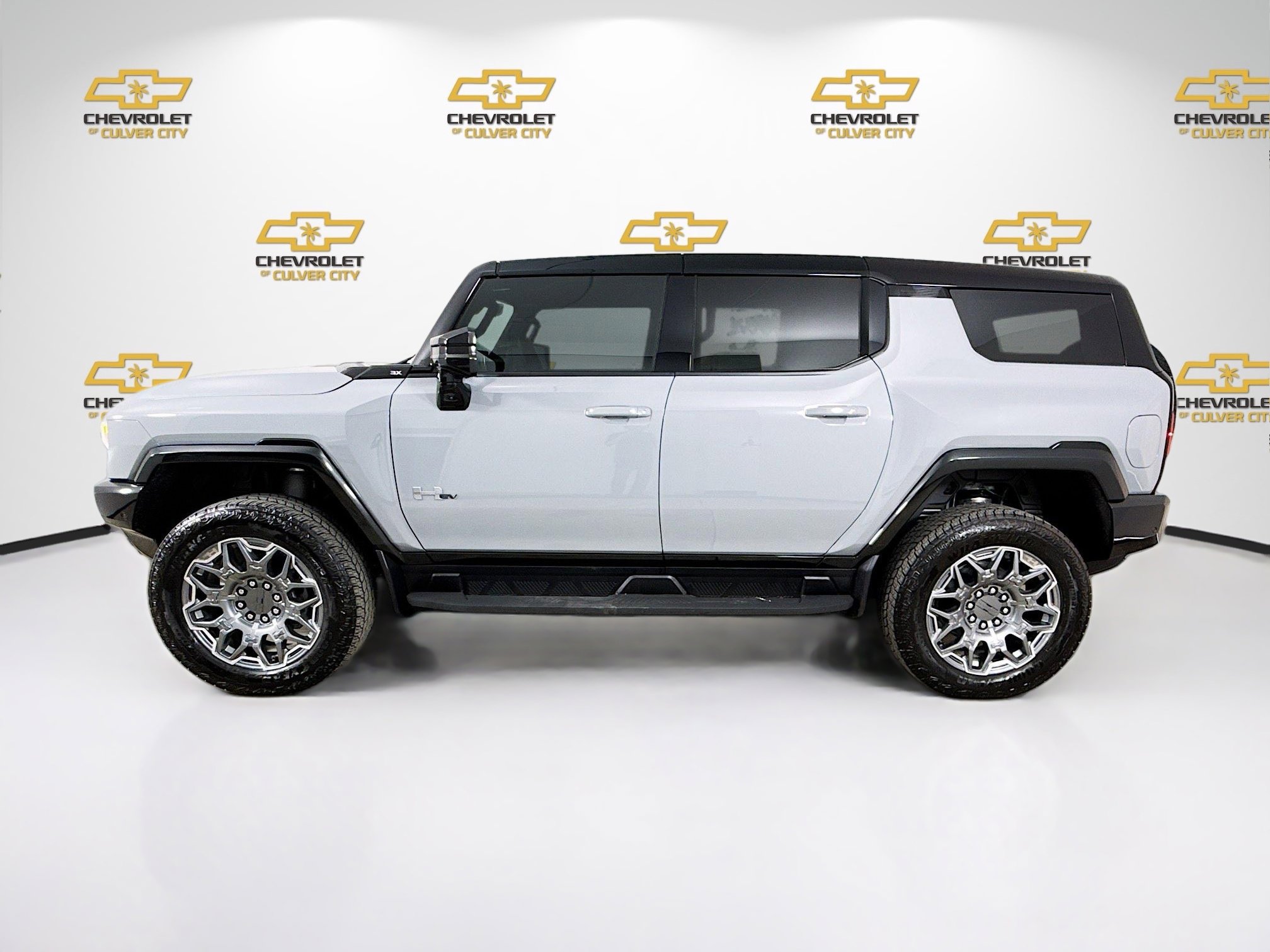 Used 2026 GMC Hummer EV SUV image 4