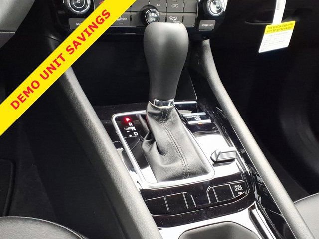 New 2026 Jeep Compass Latitude image 10