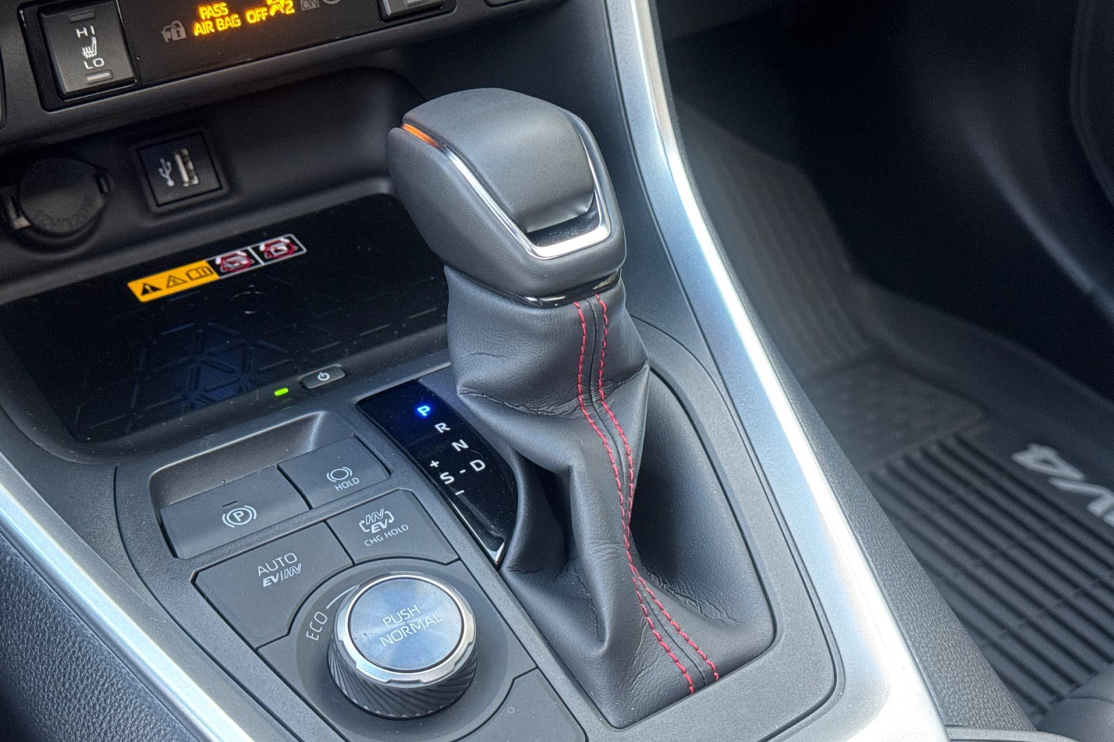 Certified 2025 Toyota RAV4 XSE image 26