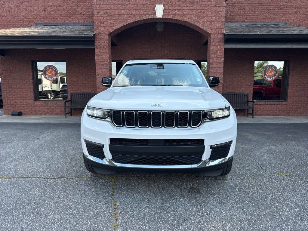 Used 2022 Jeep Grand Cherokee L Limited image 10