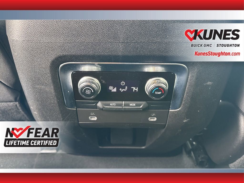 Used 2023 GMC Yukon SLE image 36