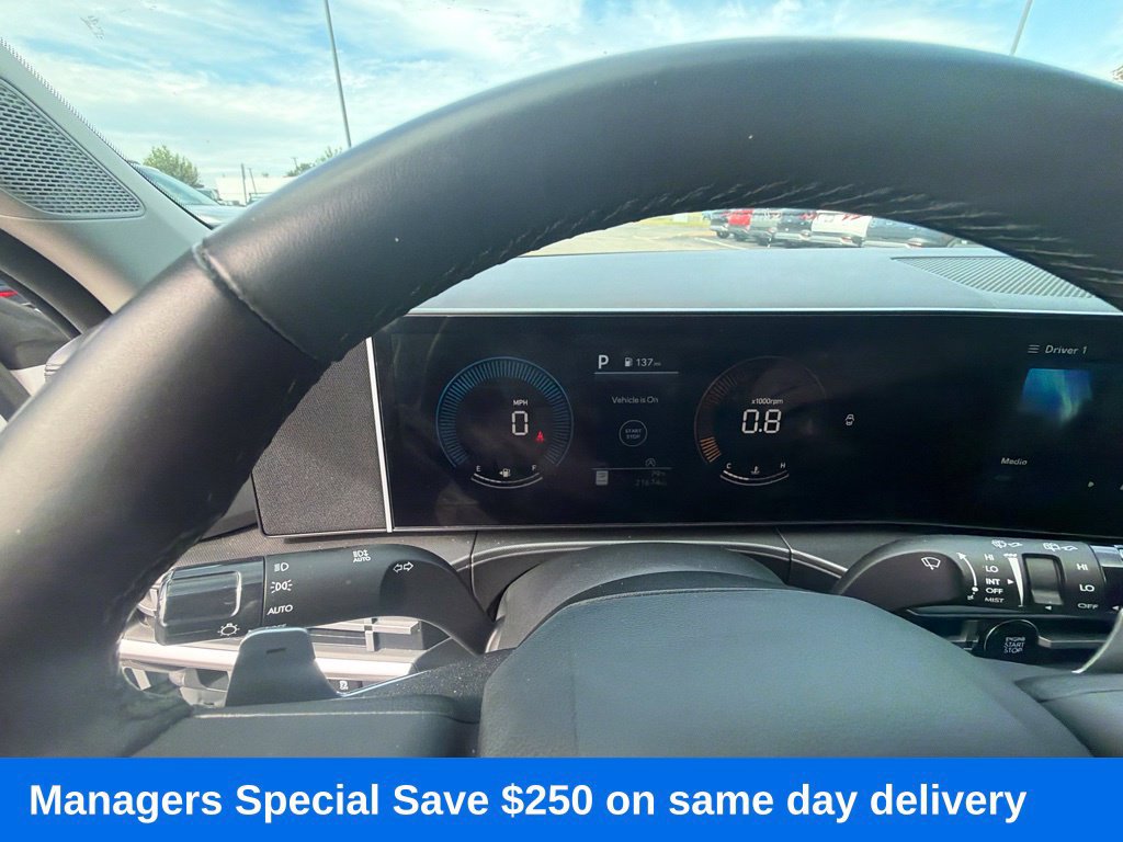 Certified 2025 Hyundai Santa Fe SE AWD/4WD image 15