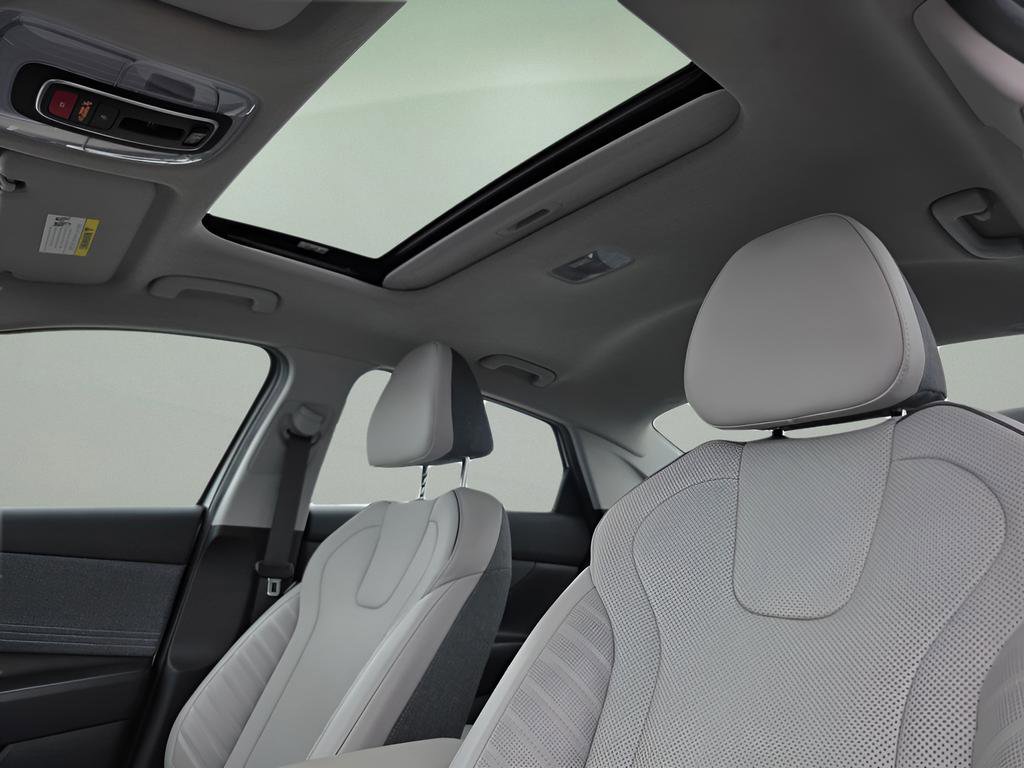 Used 2023 Hyundai Elantra Limited w/ Cargo Package image 20