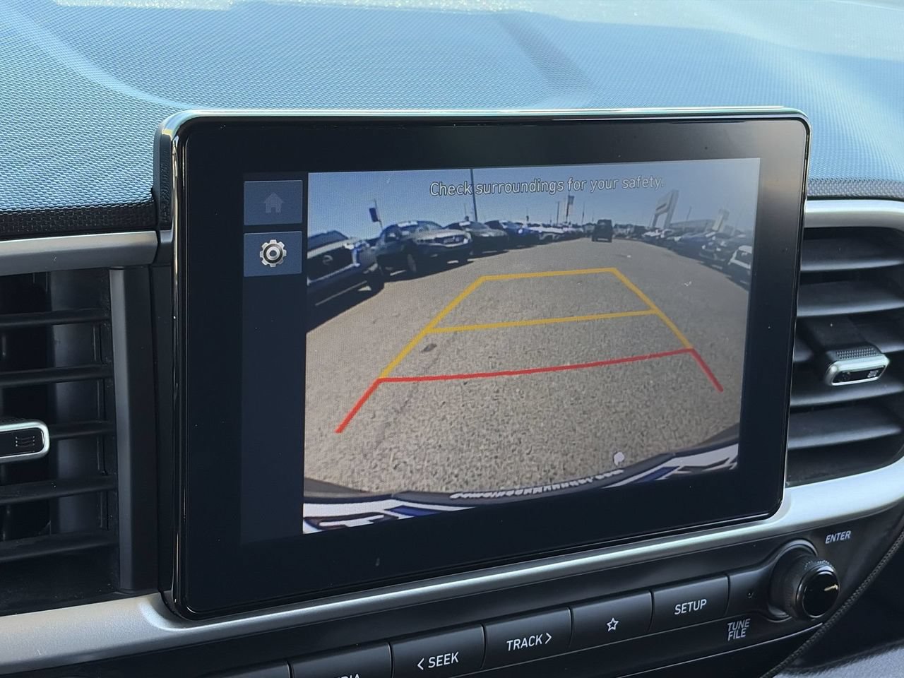 Used 2023 Hyundai Venue SE FWD image 25