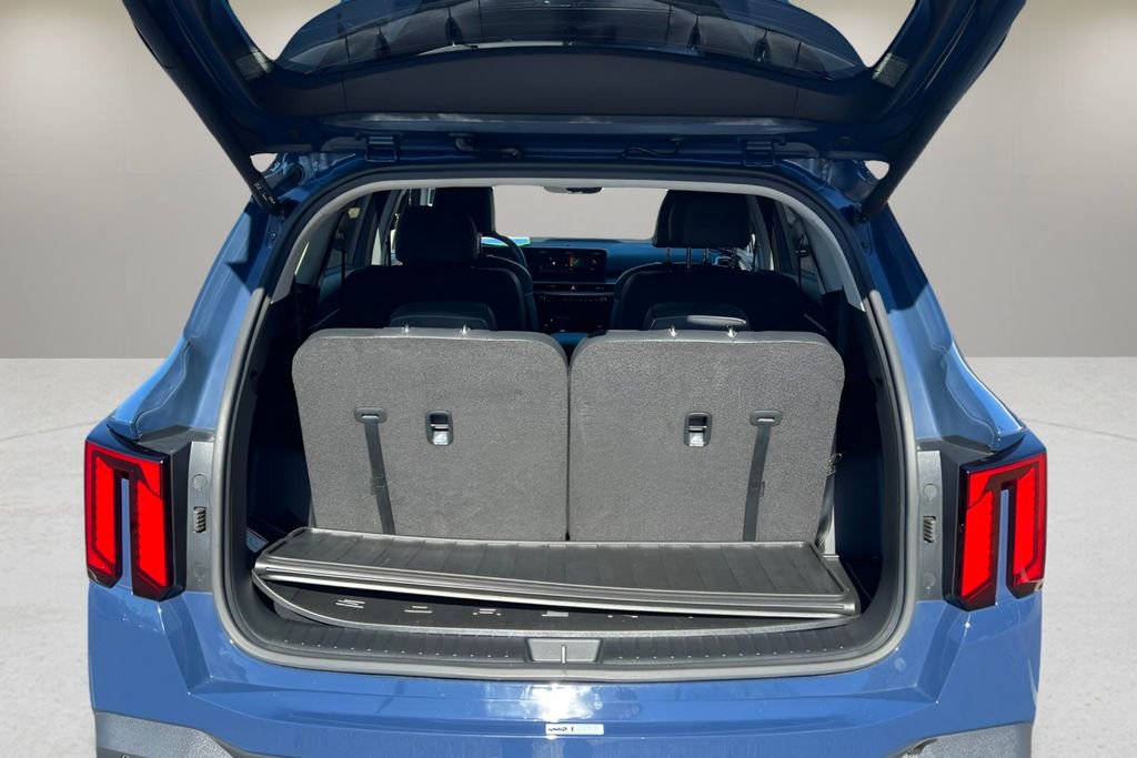 Used 2025 Kia Sorento SX image 26