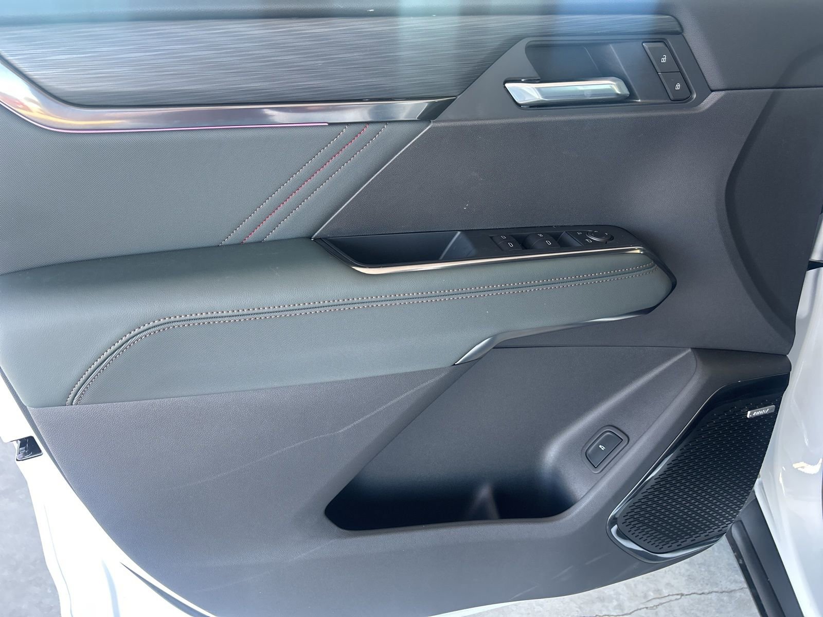 New 2026 GMC Acadia AT4 image 9