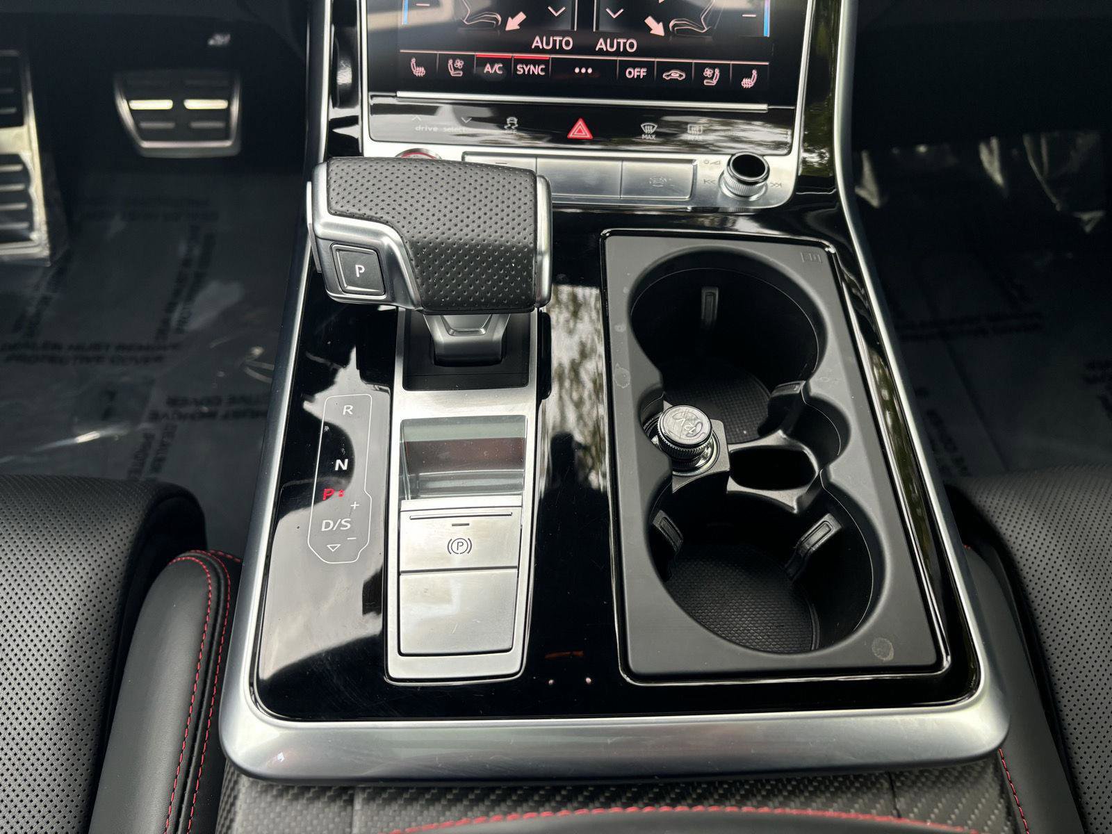 Used 2021 Audi RS Q8 w/ Carbon Optic Package image 31