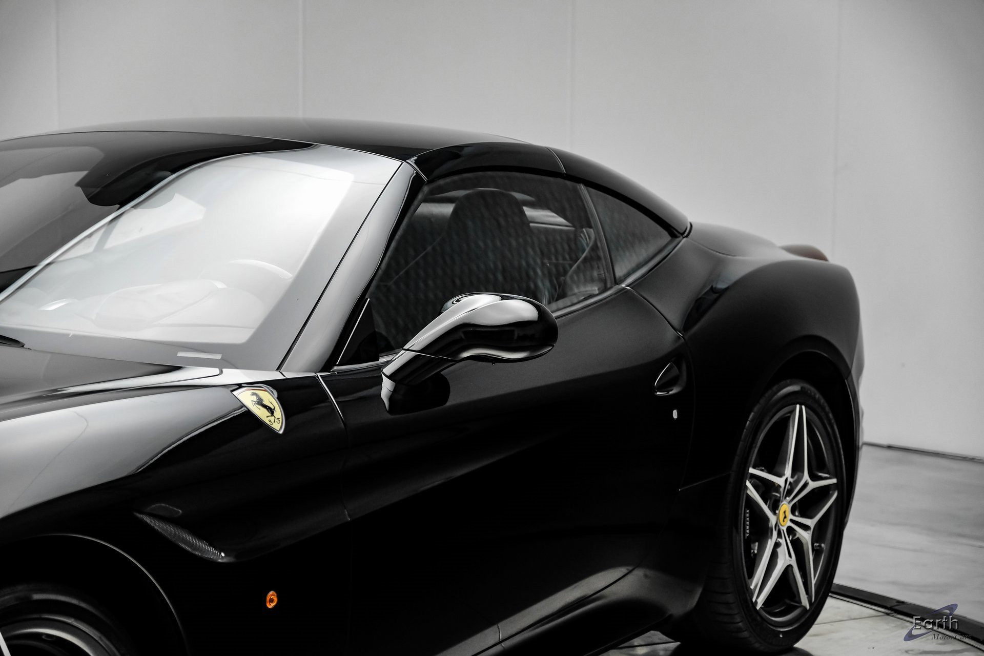 Used 2016 Ferrari California T image 30
