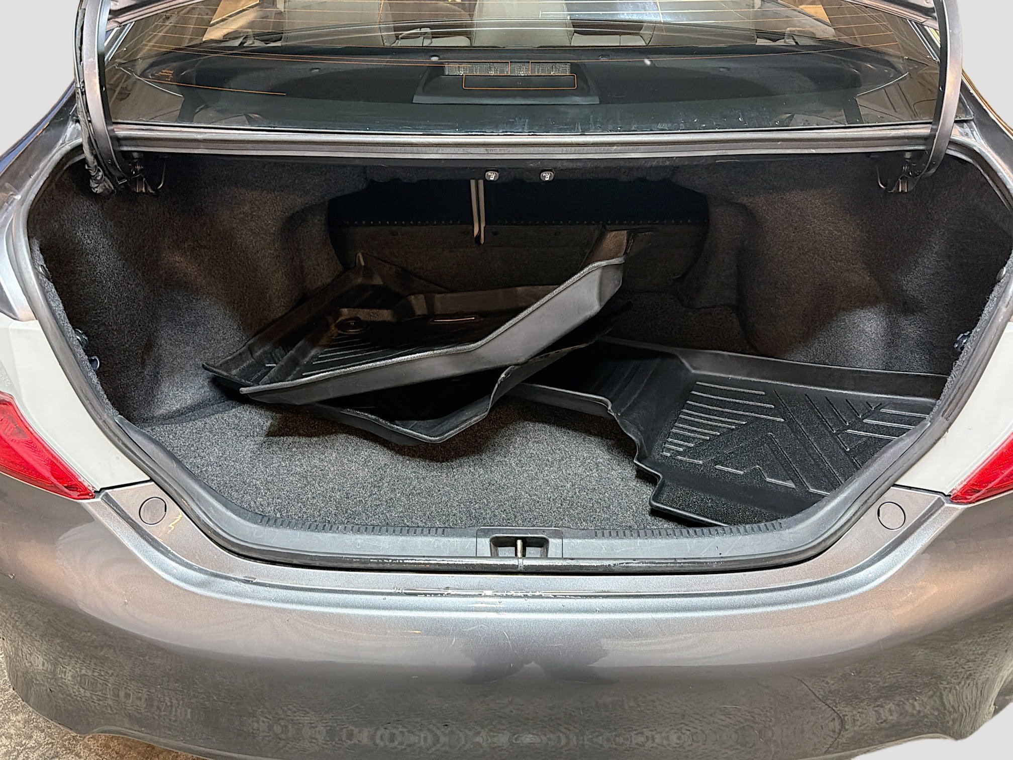 Used 2013 Toyota Camry XLE w/ Leather Pkg image 30