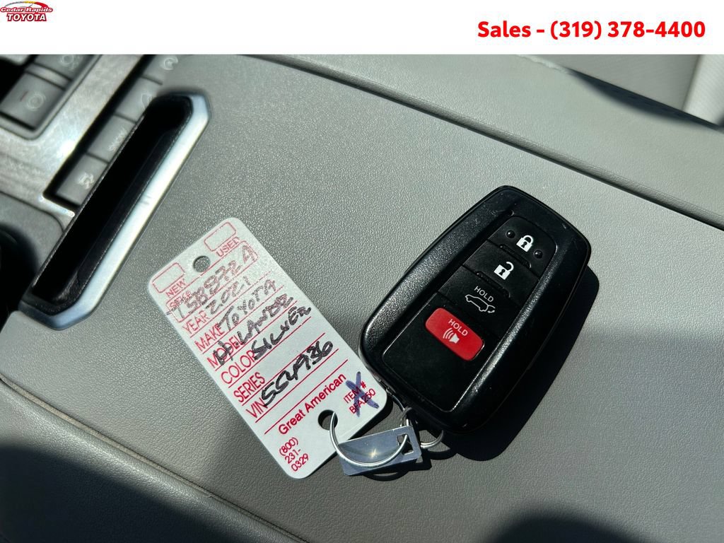 Certified 2021 Toyota Highlander Limited AWD/4WD image 28