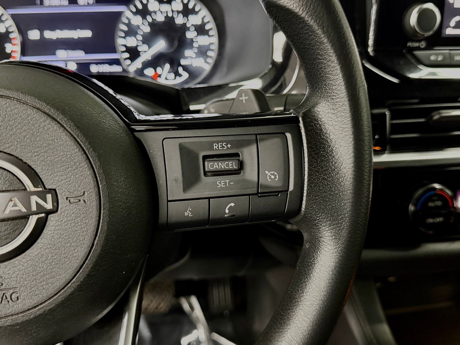 Used 2022 Nissan Pathfinder S FWD image 26