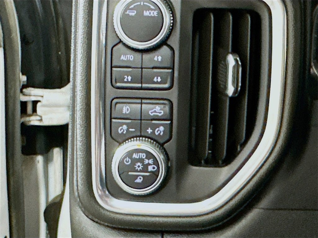 Used 2020 GMC Sierra 2500 SLT w/ SLT Premium Plus Package image 10