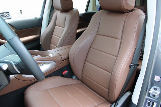 Used 2024 Mercedes-Benz GLE 350 4MATIC w/ AMG Line Exterior image 10