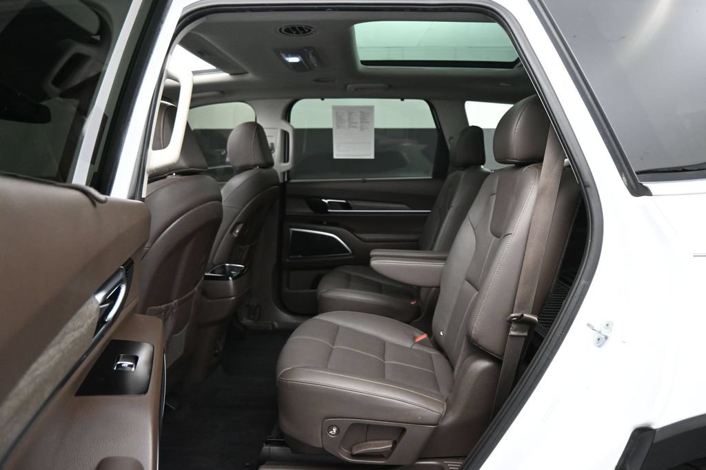 Used 2022 Kia Telluride SX w/ Towing Package FWD image 21