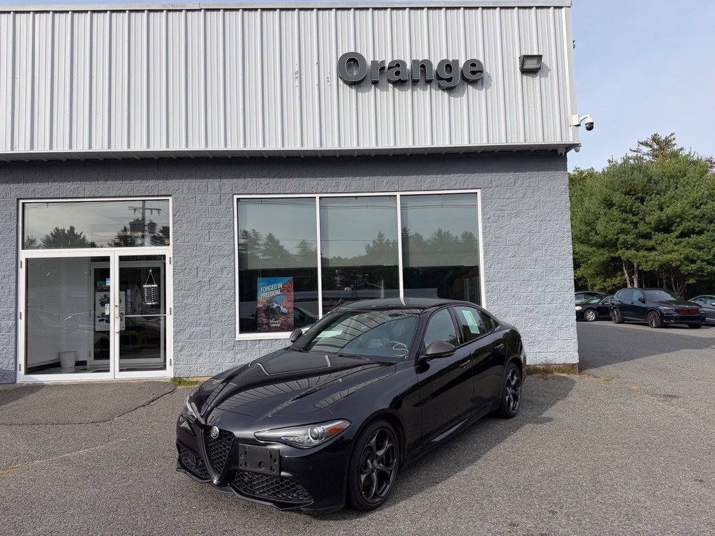 Used 2023 Alfa Romeo Giulia Estrema AWD/4WD image 1
