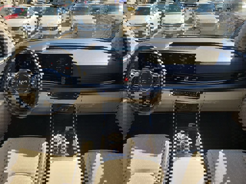 New 2026 Kia Carnival EX FWD image 18