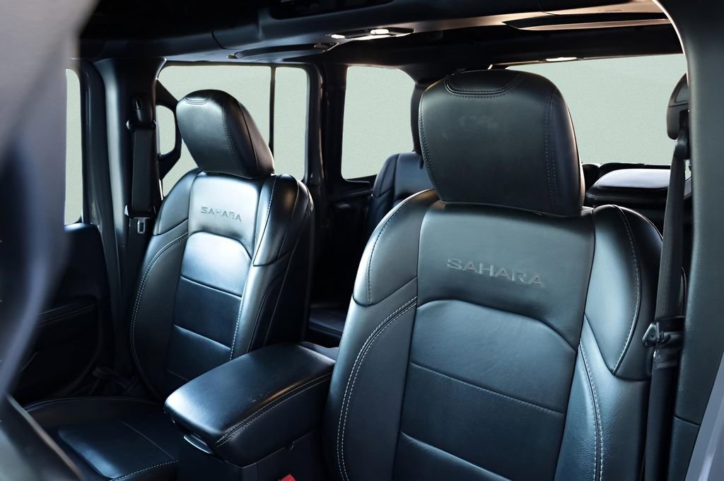 Used 2019 Jeep Wrangler Unlimited Sahara w/ Dual Top Group image 19