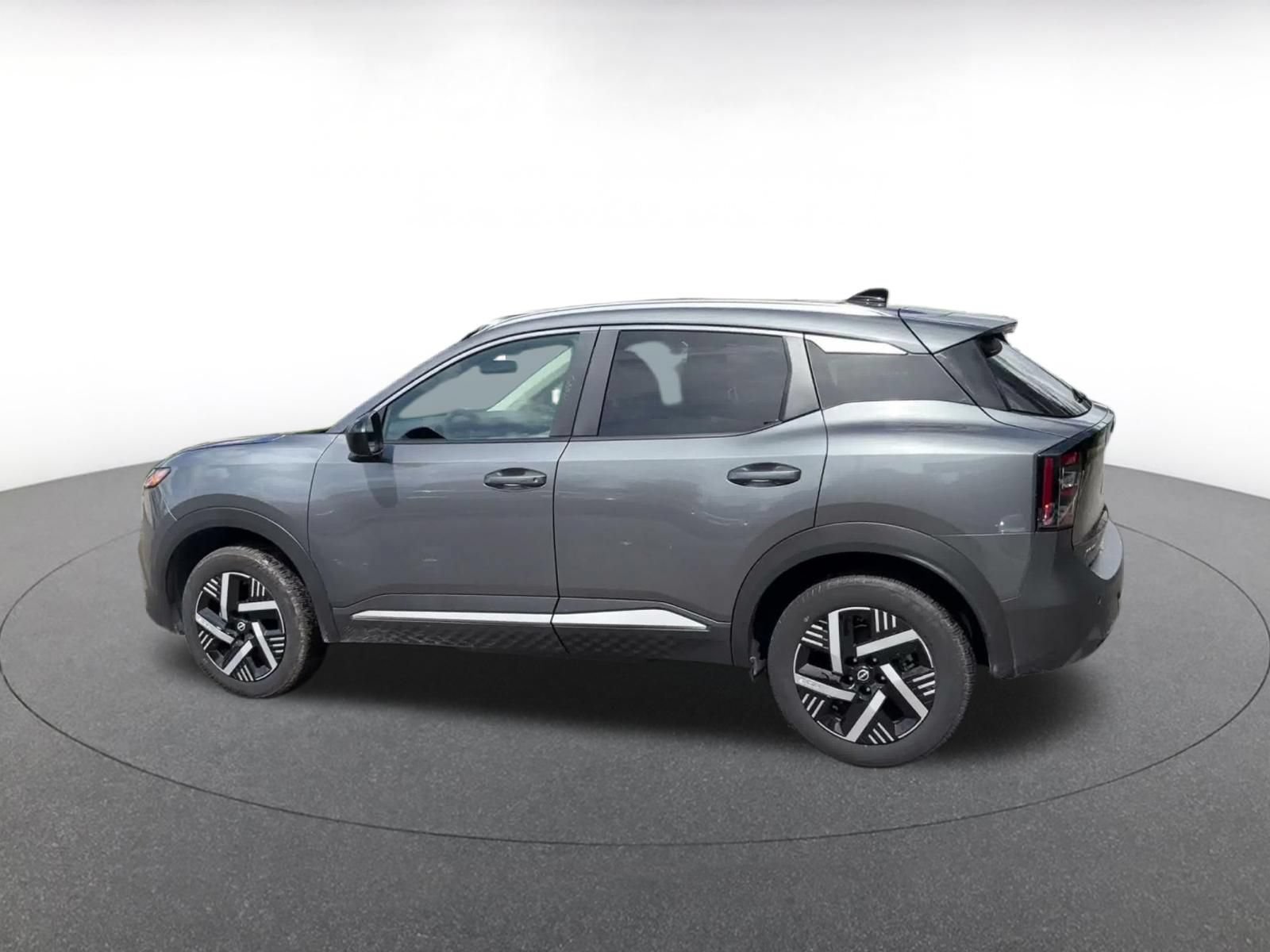 Used 2026 Nissan Kicks SV w/ Cold Weather Package FWD image 9