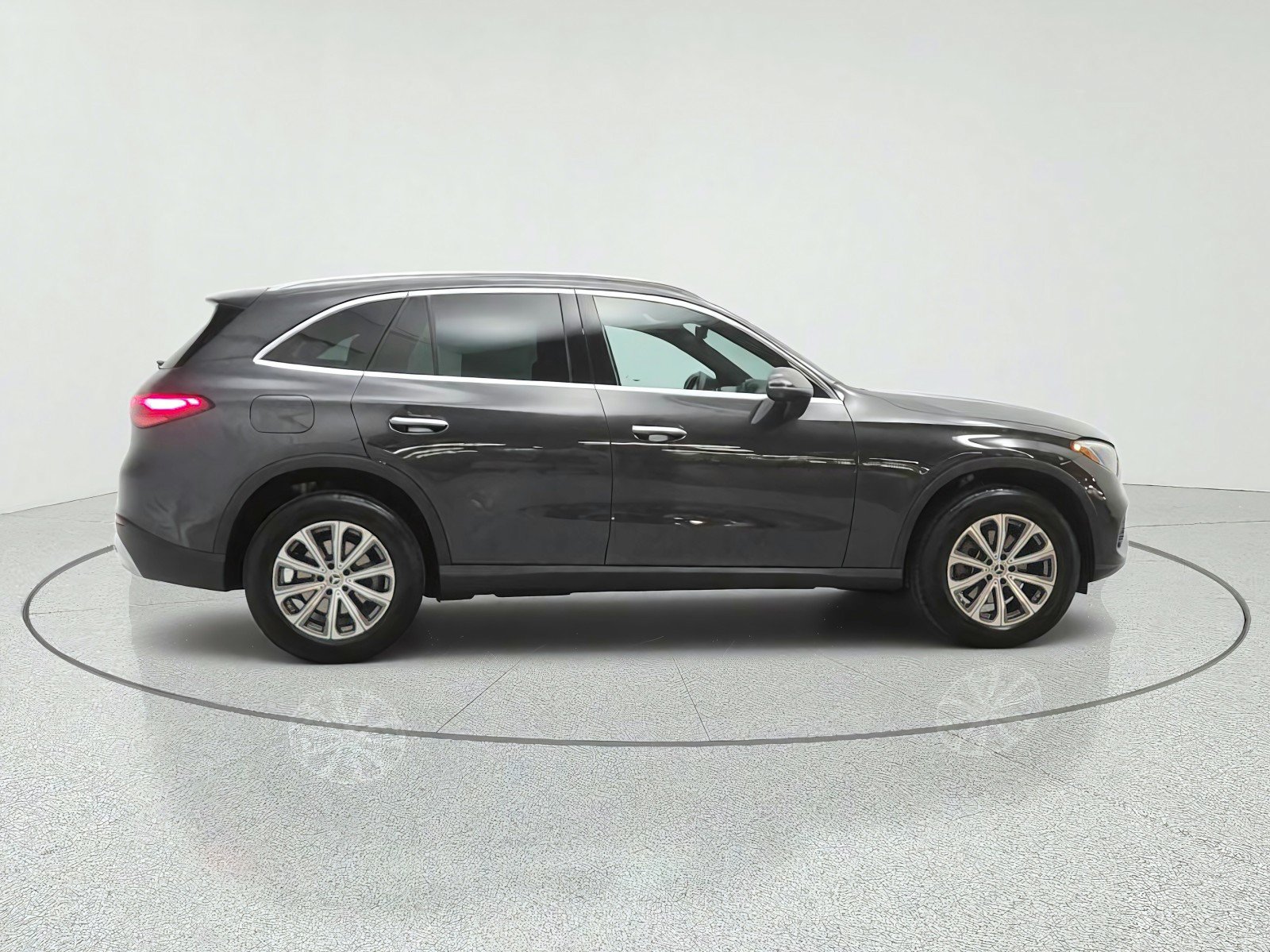 Certified 2026 Mercedes-Benz GLC 300 image 4