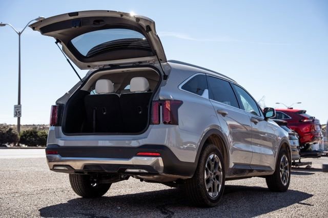Used 2026 Kia Sorento S w/ S Panoramic Sunroof Package image 5