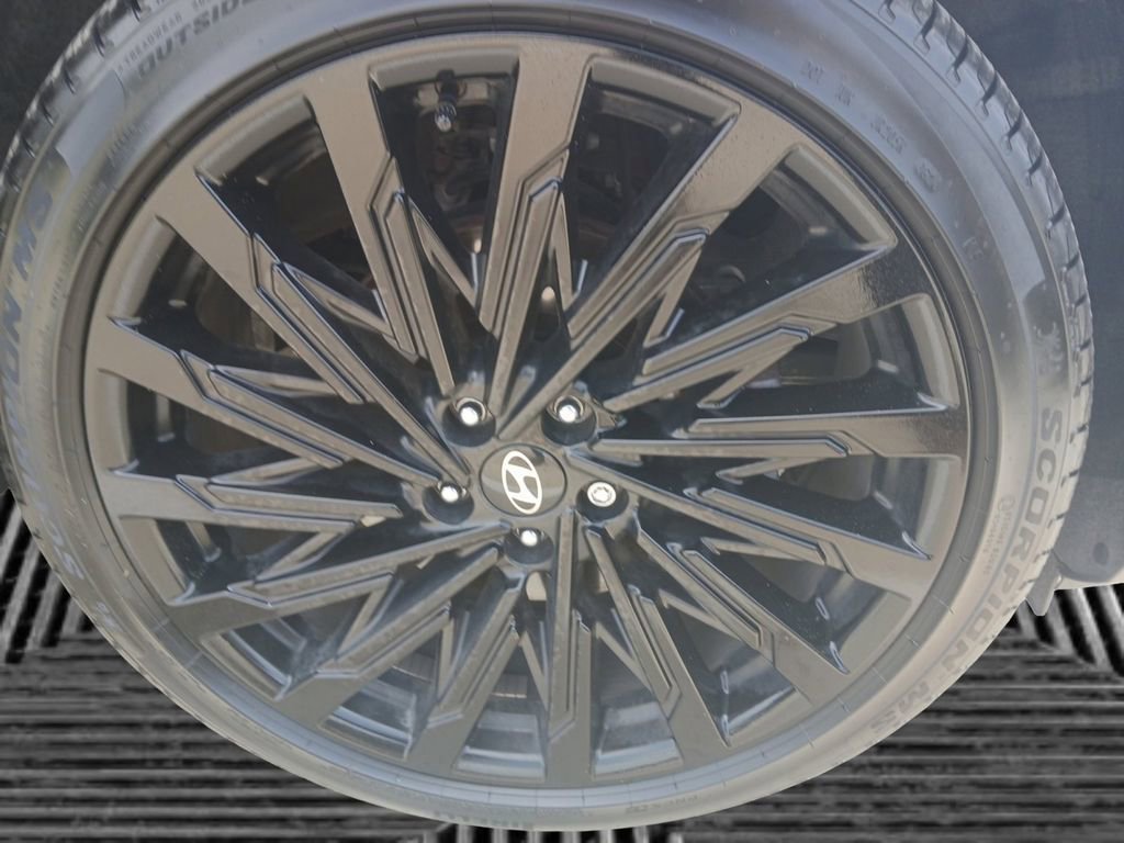 Used 2024 Hyundai Santa Fe Calligraphy FWD image 5