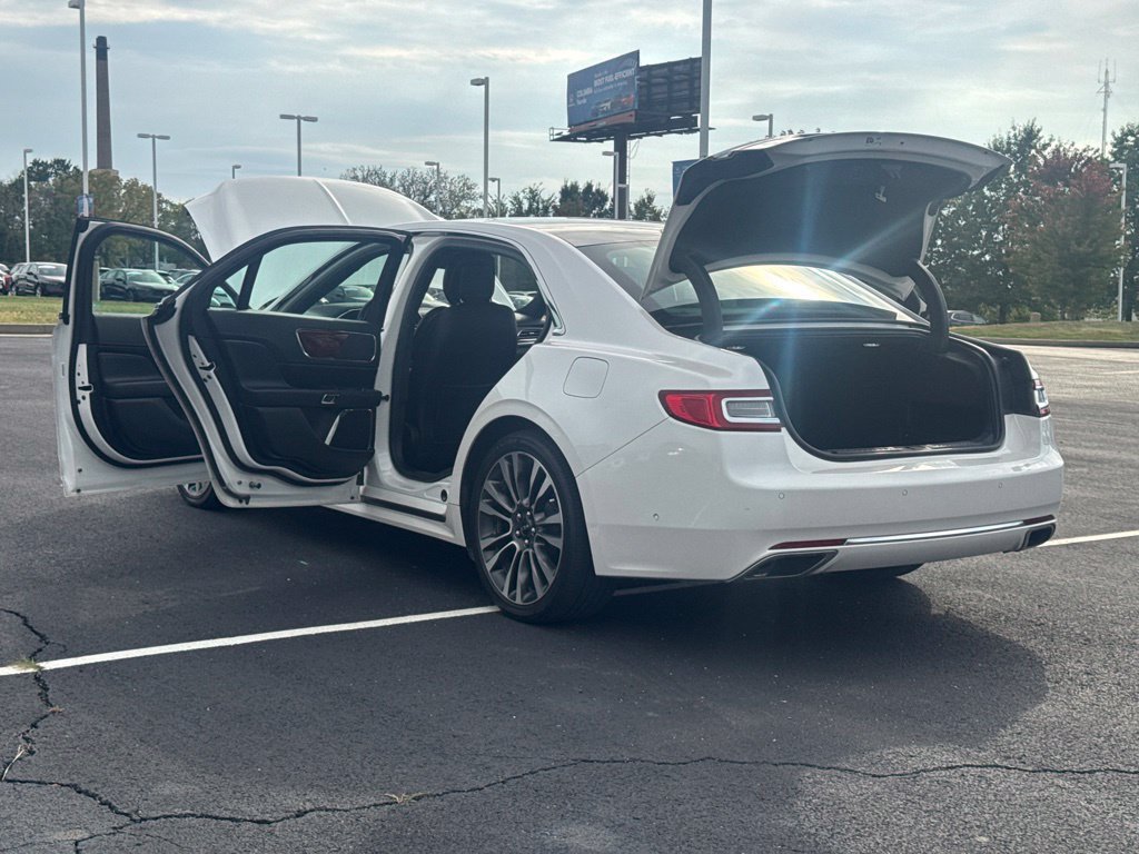 Used 2018 Lincoln Continental Select AWD/4WD image 22