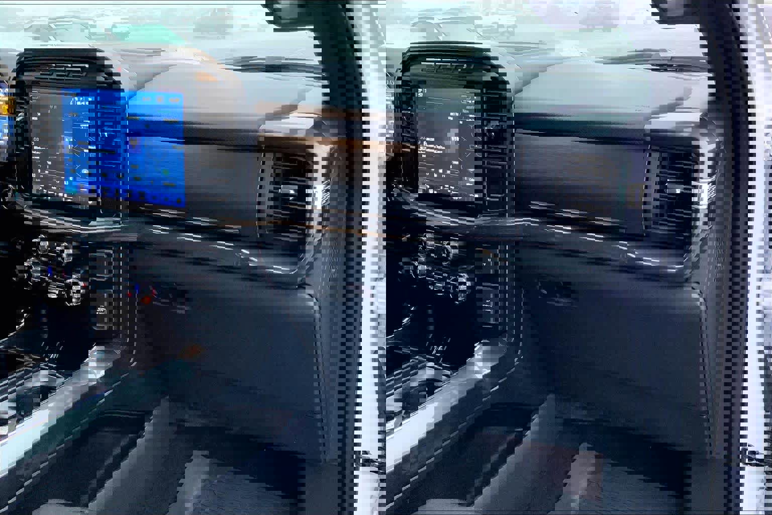 Used 2023 Ford F150 XLT w/ Equipment Group 302A High image 17