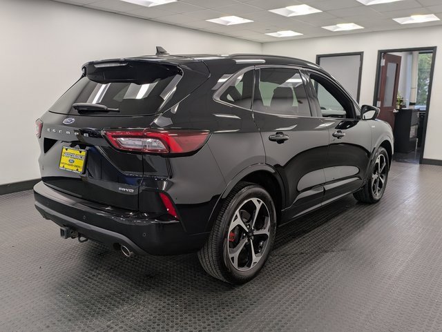 Used 2023 Ford Escape ST-Line Select w/ Tech Pack #2 image 4