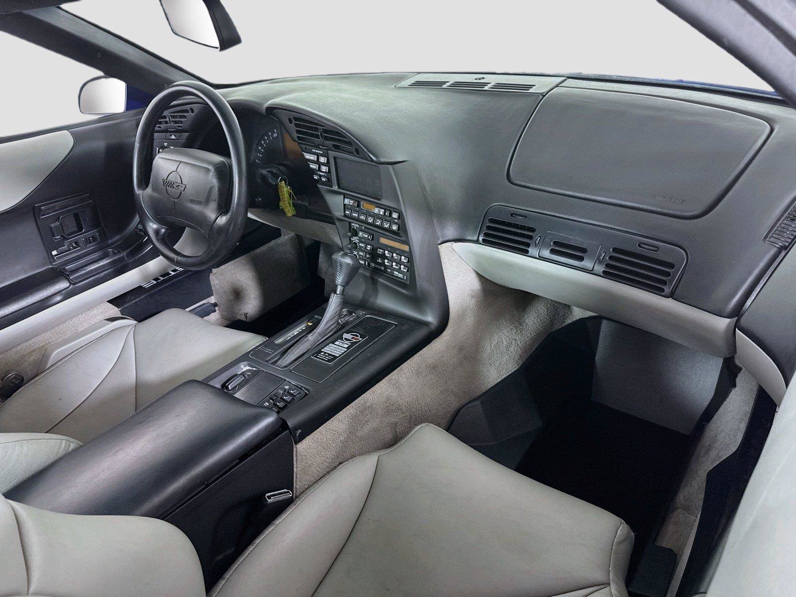 Used 1994 Chevrolet Corvette Coupe RWD image 16