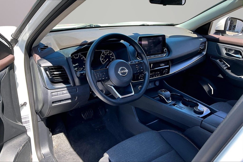 Used 2023 Nissan Rogue SV AWD/4WD image 17