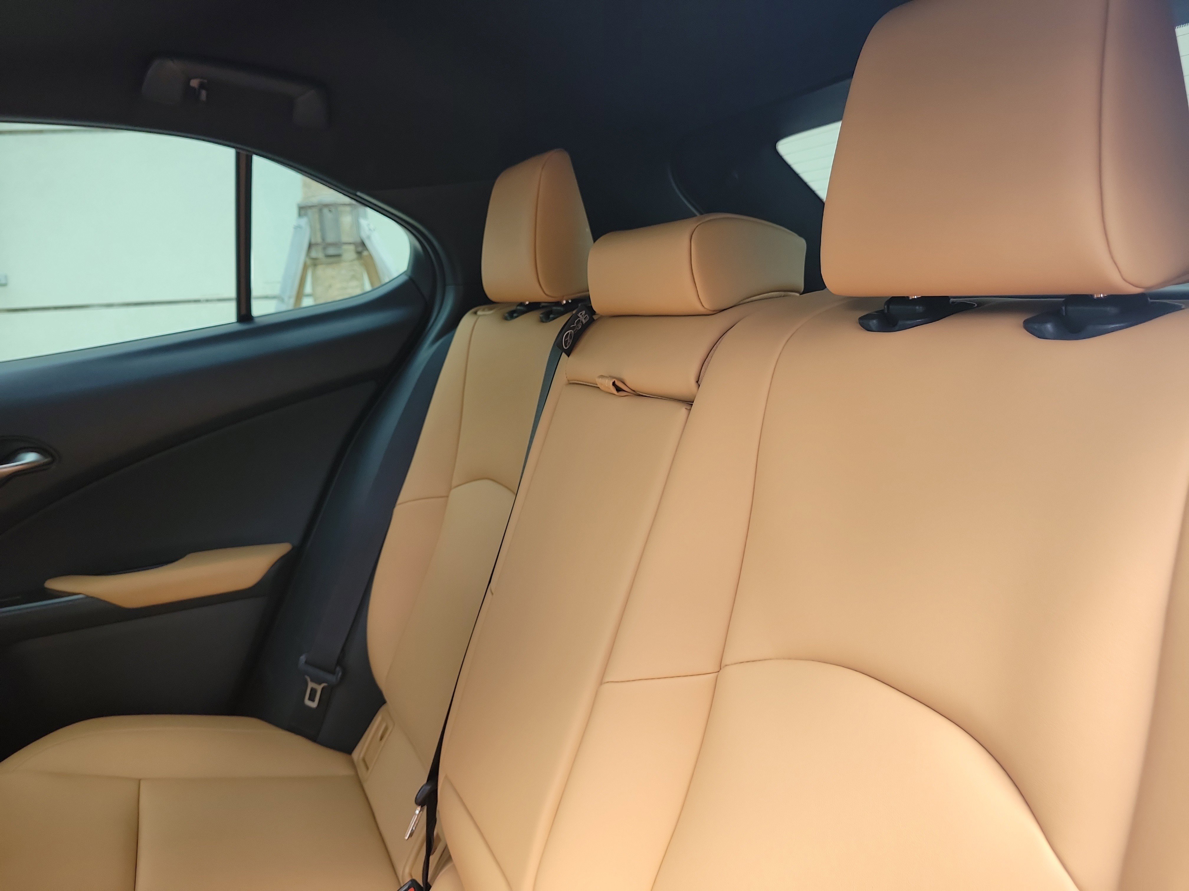 Used 2025 Lexus UX 300h FWD w/ Accessory Package (Z2) image 12