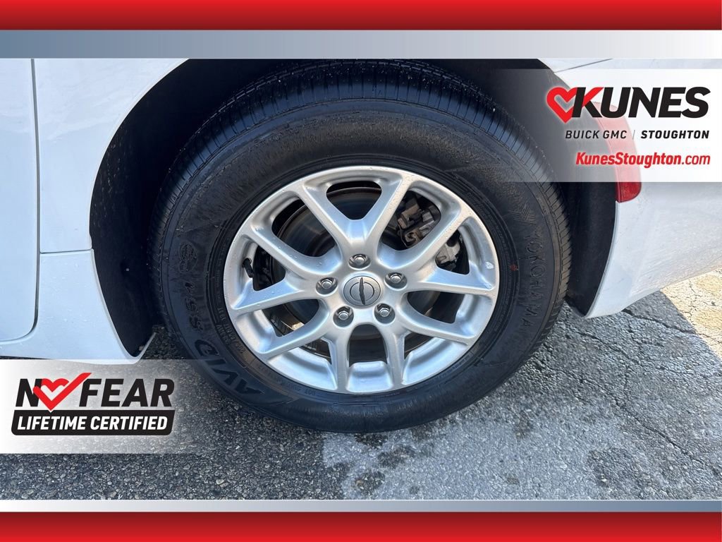 Used 2023 Chrysler Pacifica Touring-L image 18