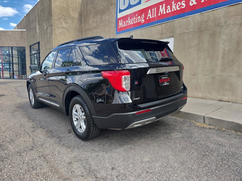 Used 2023 Ford Explorer XLT w/ Equipment Group 202A image 5