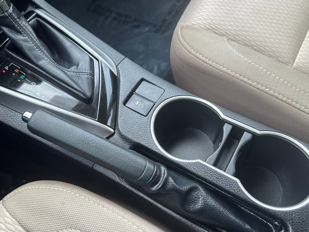 Used 2015 Toyota Corolla LE image 26