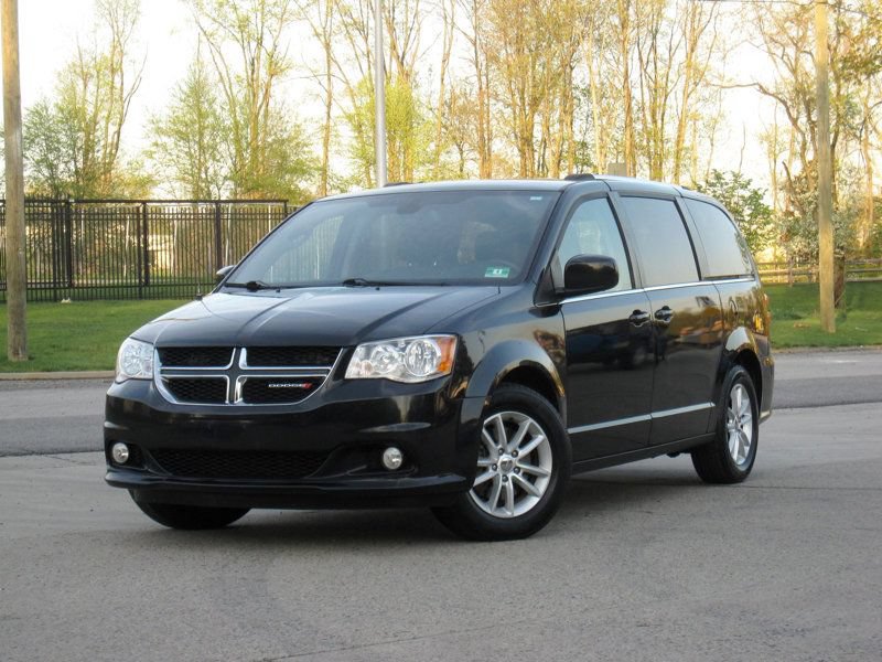 Used 2018 Dodge Grand Caravan SXT FWD image 3