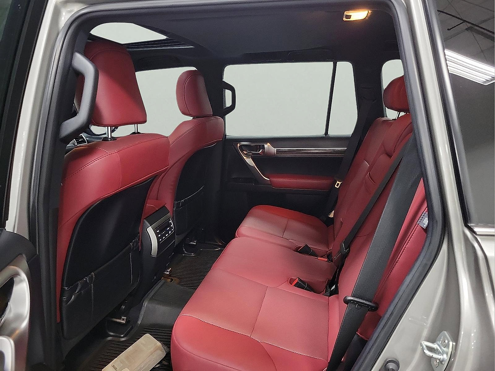 Used 2023 Lexus GX 460 Premium w/ Premium Package image 9