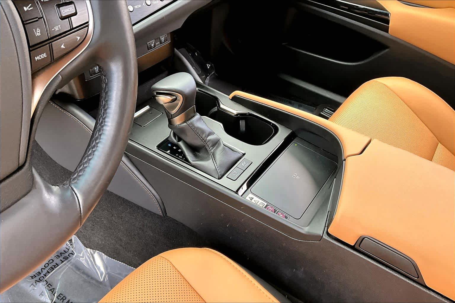 Used 2023 Lexus ES 300h w/ Premium Package FWD image 16