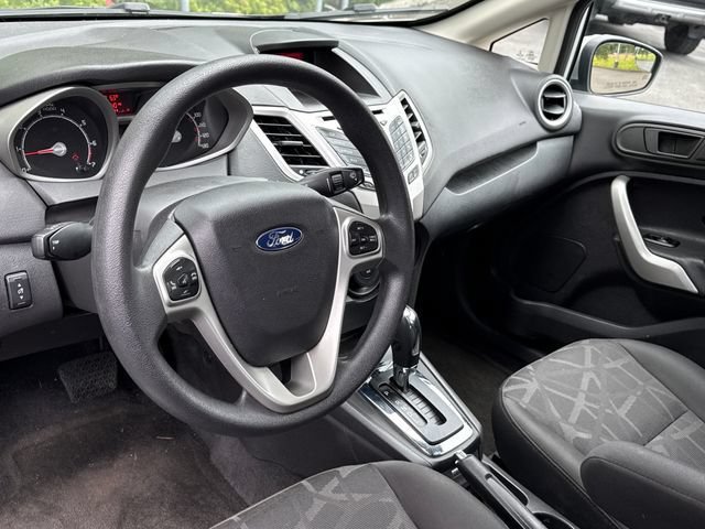 Used 2013 Ford Fiesta SE FWD image 15