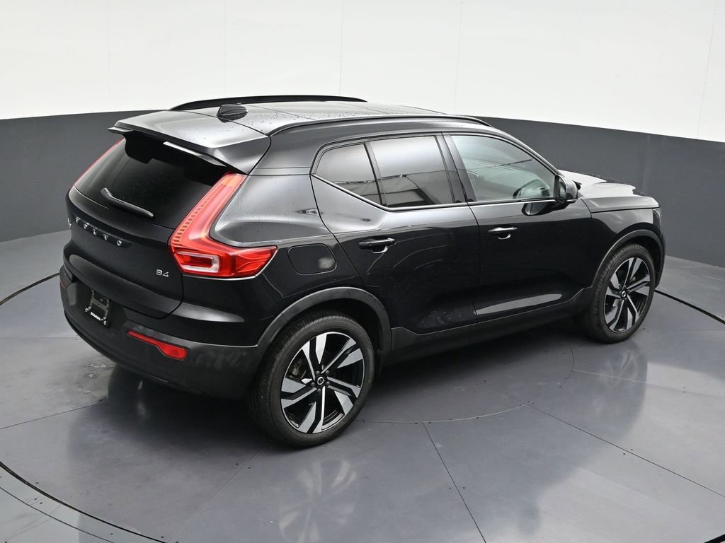 Used 2023 Volvo XC40 B4 Ultimate image 19