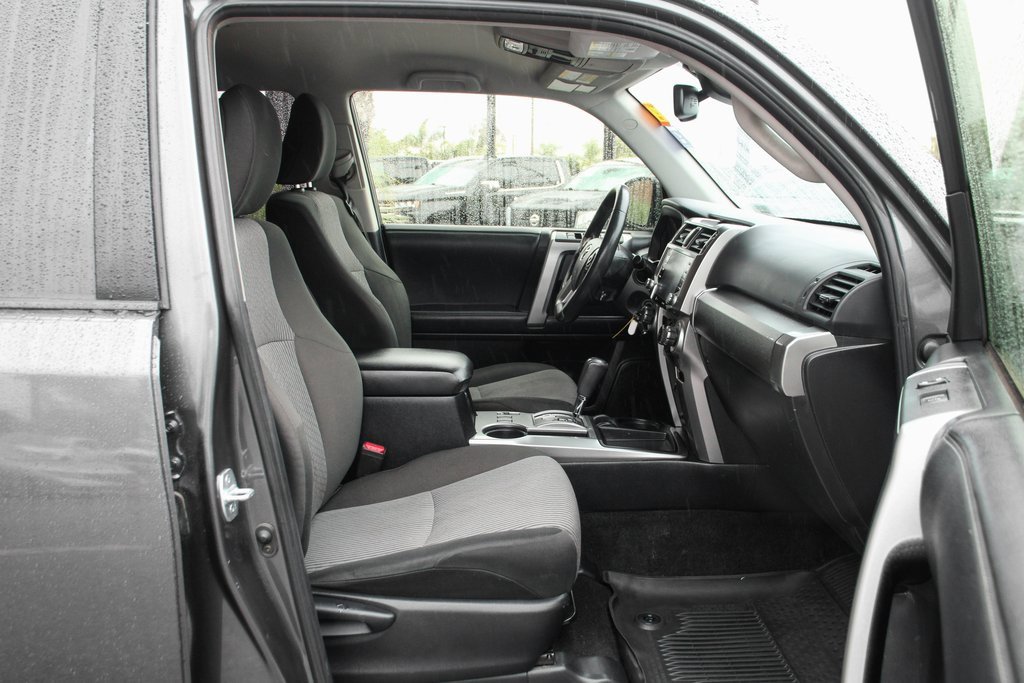 Used 2021 Toyota 4Runner SR5 image 38