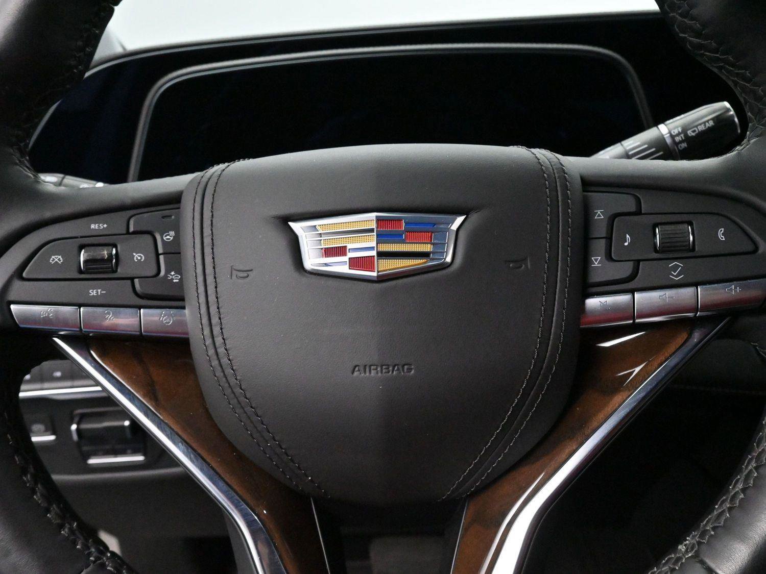 Certified 2024 Cadillac Escalade ESV Premium Luxury Platinum w/ Heavy-Duty Trailer Package image 19