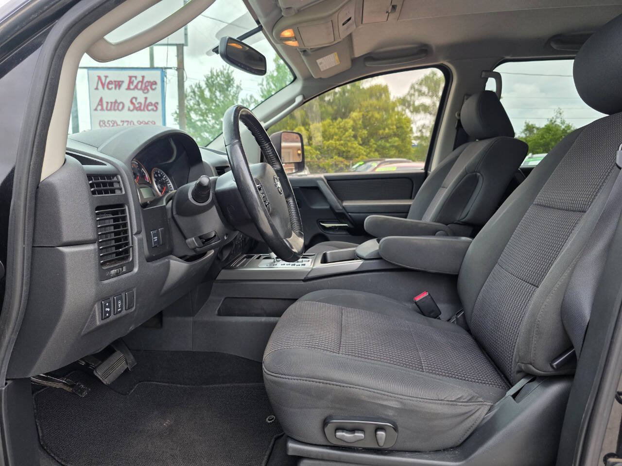 Used 2010 Nissan Titan SE w/ SE Value Truck Pkg AWD/4WD image 9