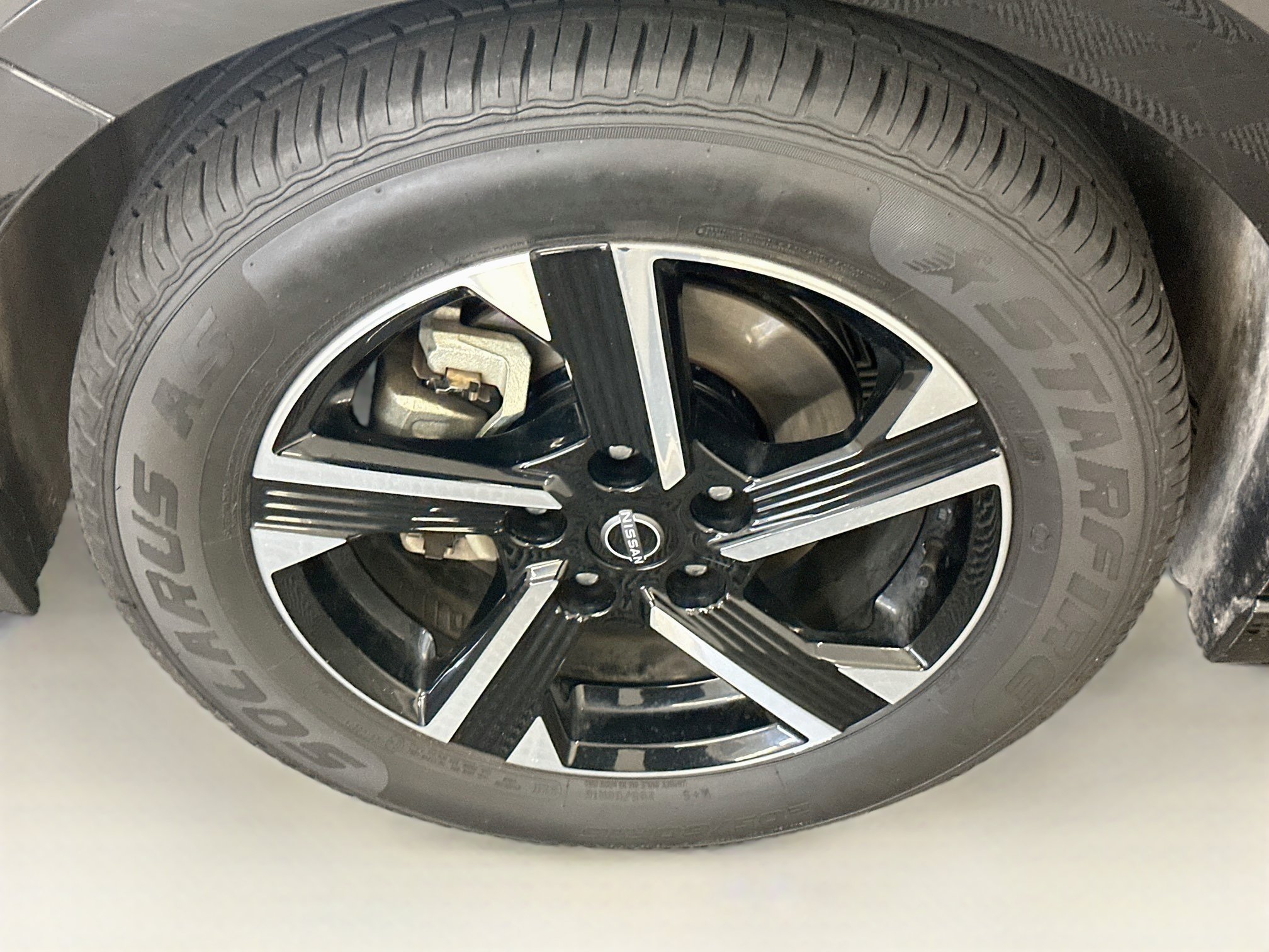 Used 2024 Nissan Sentra SV FWD image 34