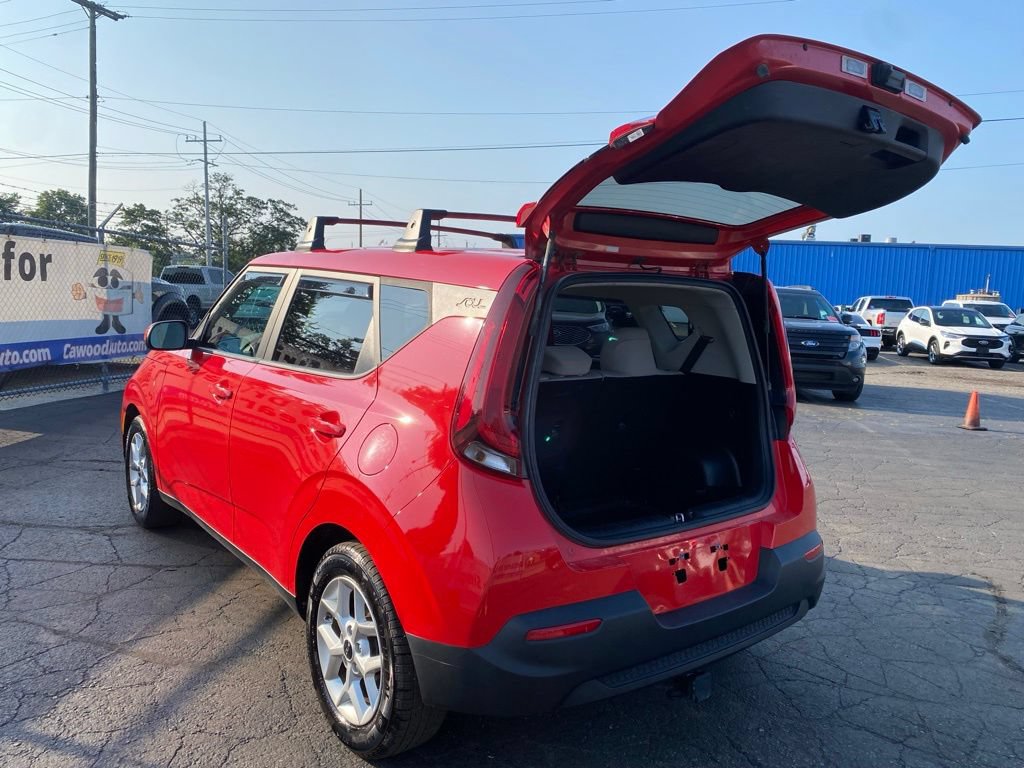 Used 2022 Kia Soul LX w/ Technology Package FWD image 5