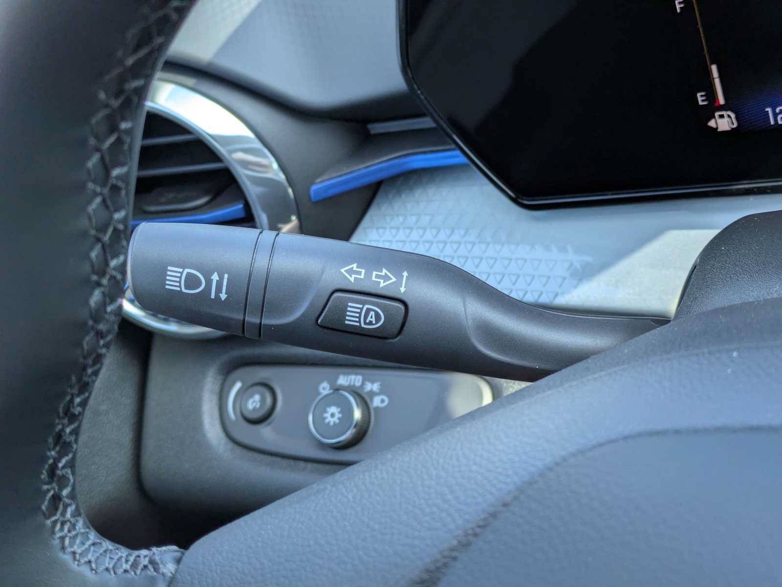 New 2026 Chevrolet Trax LT w/ Driver Confidence Package FWD image 27