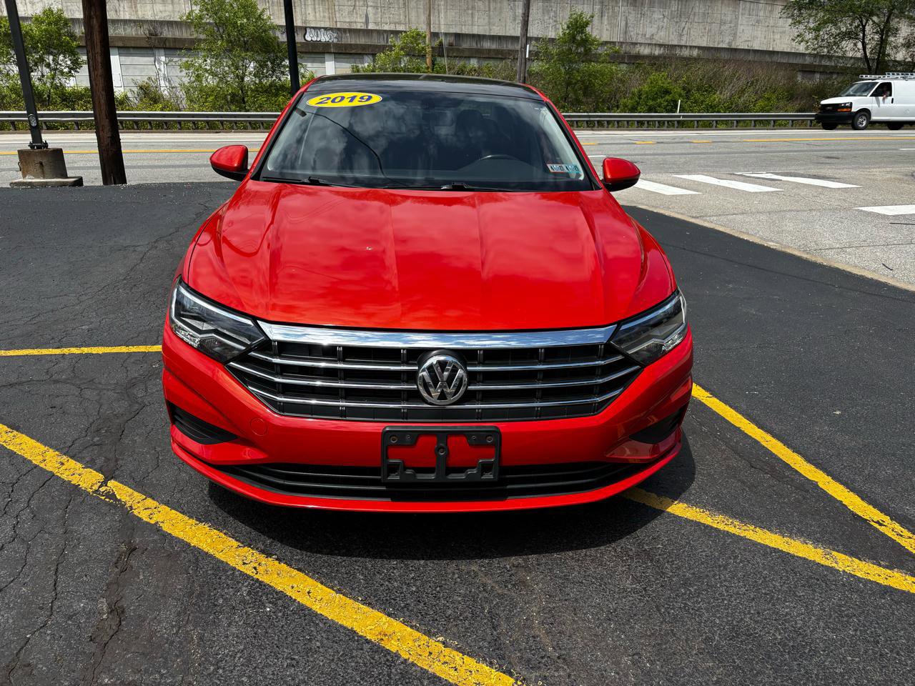 Used 2019 Volkswagen Jetta SE FWD image 2