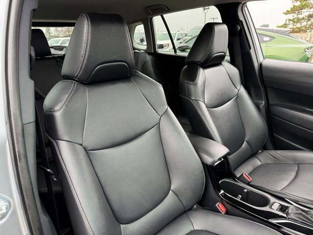 Used 2024 Toyota Corolla Cross XLE image 18
