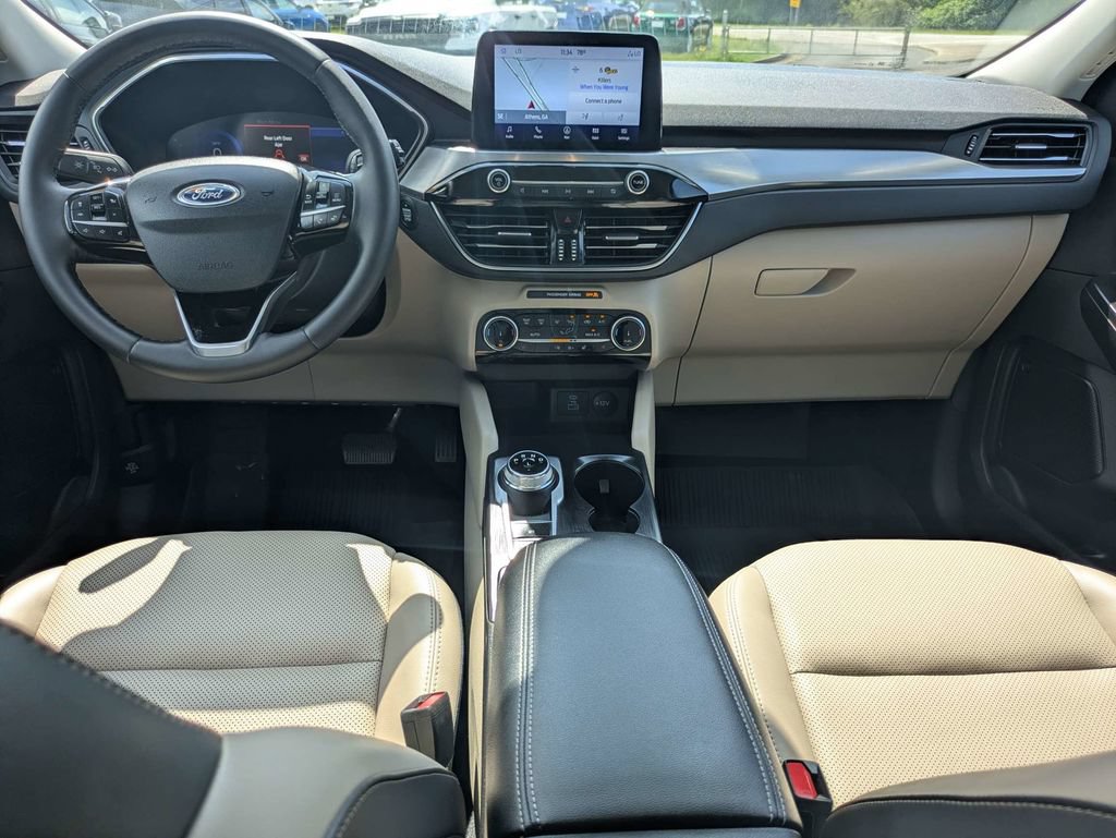 Used 2022 Ford Escape Titanium w/ Class II Trailer Tow Package FWD image 16