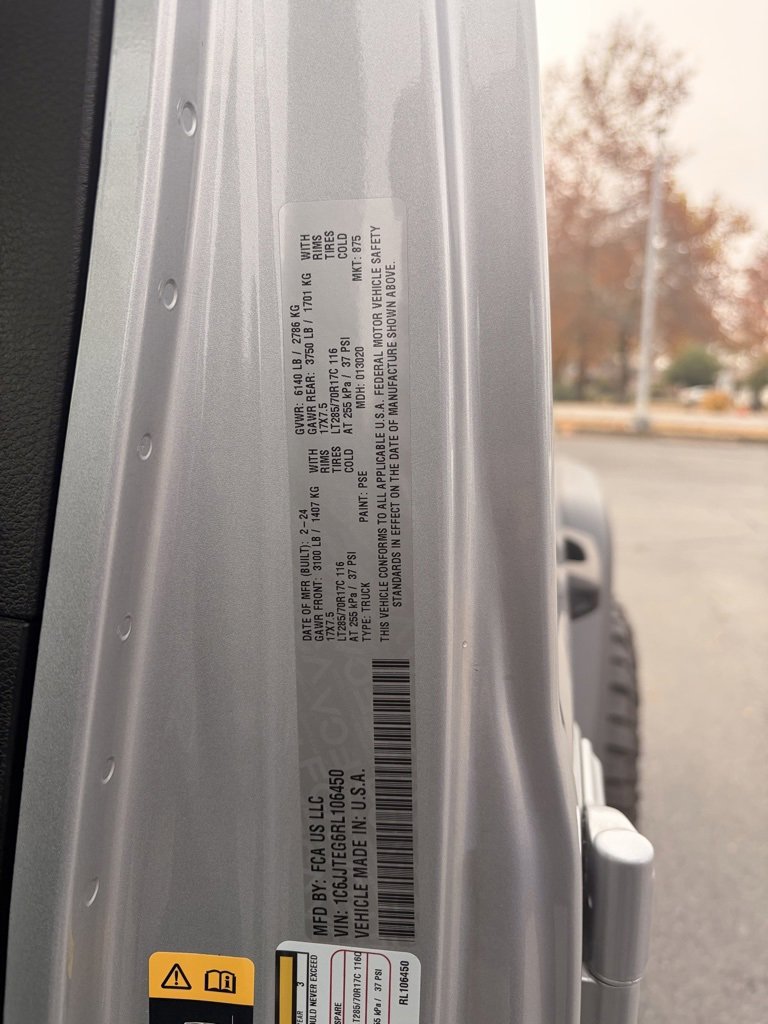 Used 2024 Jeep Gladiator Mojave w/ Steel Bumper Group image 15